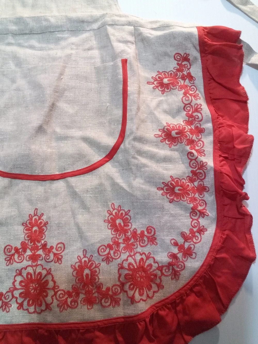 Vintage Russia 1960 Beige/Red Floral Embroidered Ruffled Bib Apron  Linen/Cotton
